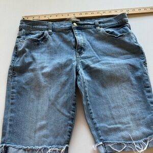 EUC Old Navy Women's jean shorts High rise Distressed Cut Off  Size 14 Jorts 🔥🔥